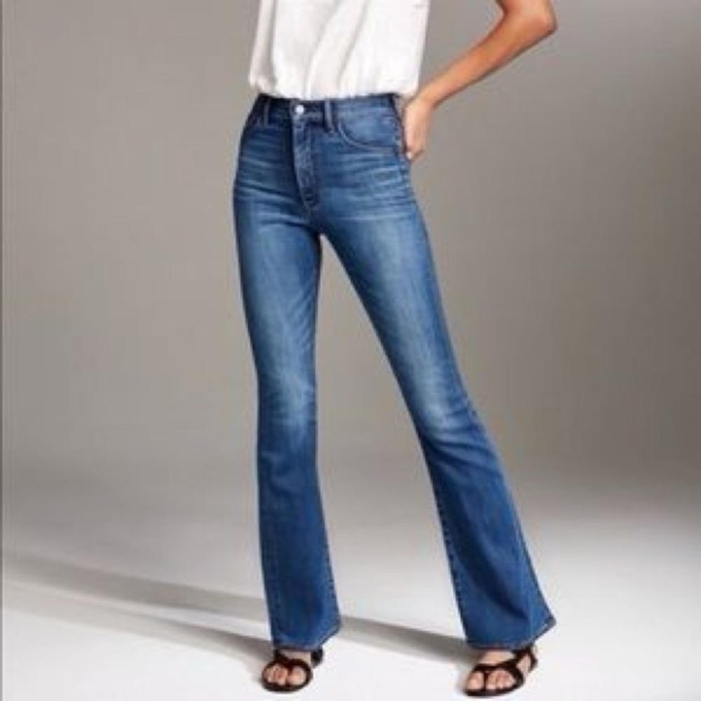 Denim Forum Aritizia The Jane MidRise Bootcut denim Jeans